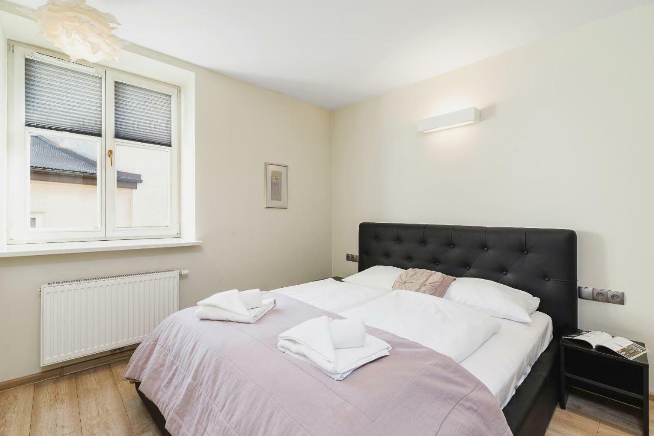 Apartments Cracow Miodowa By Renters Krakov Exteriér fotografie