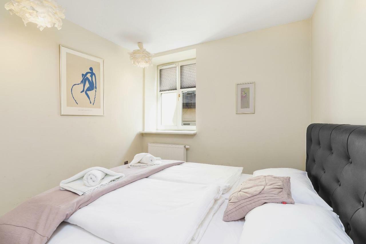 Apartments Cracow Miodowa By Renters Krakov Exteriér fotografie