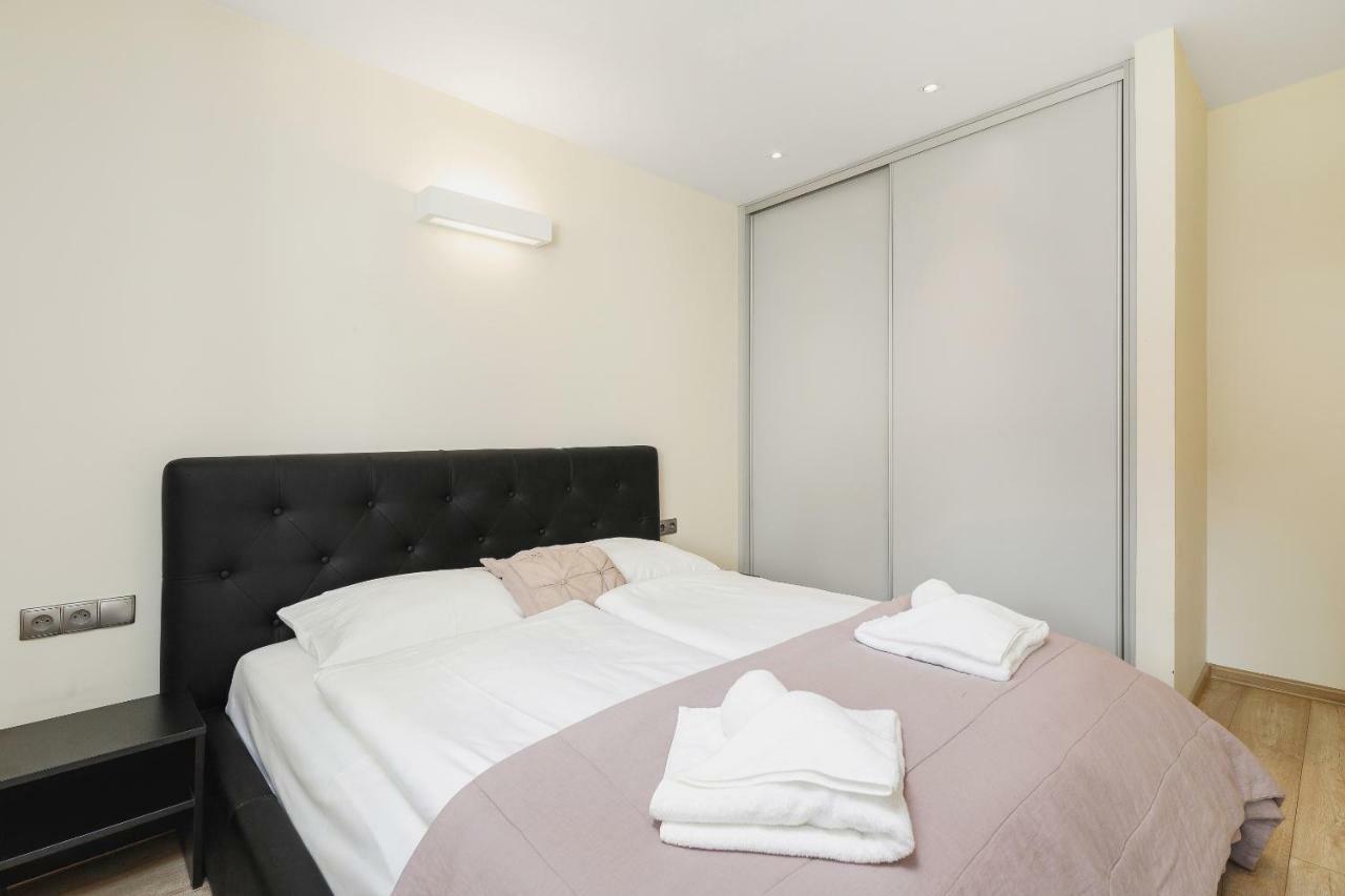 Apartments Cracow Miodowa By Renters Krakov Exteriér fotografie